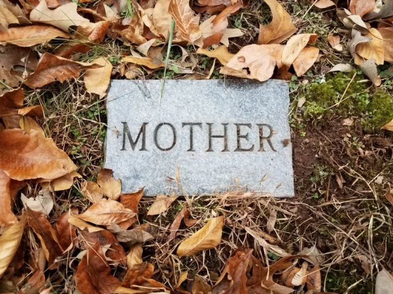 Moartea Mamei - Semnificația Și Simbolismul Viselor 1